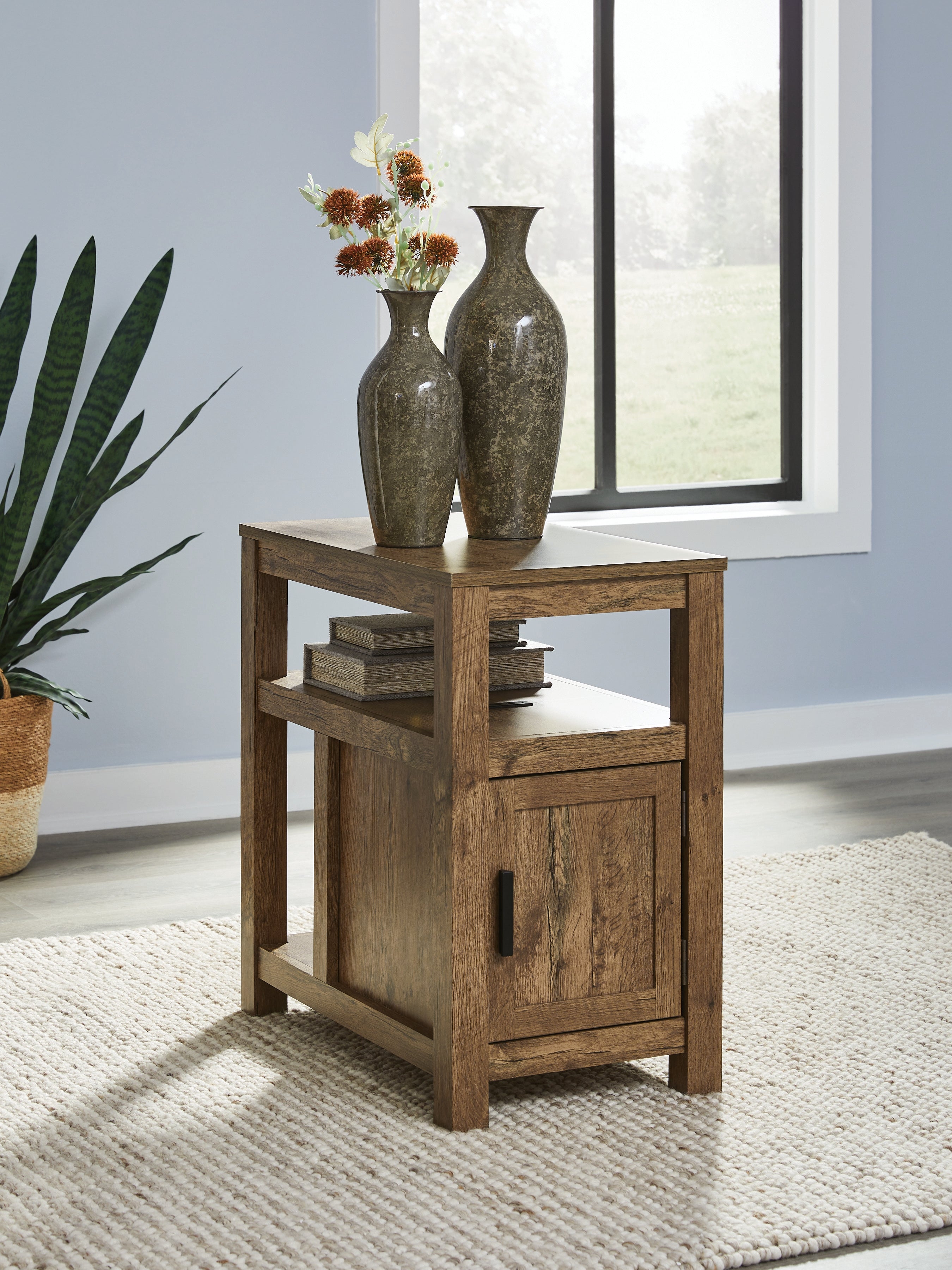 Lullora Furniture - Ashley Furniture - Fendenmore Chairside End Table - Chair Side End Table - T190-117