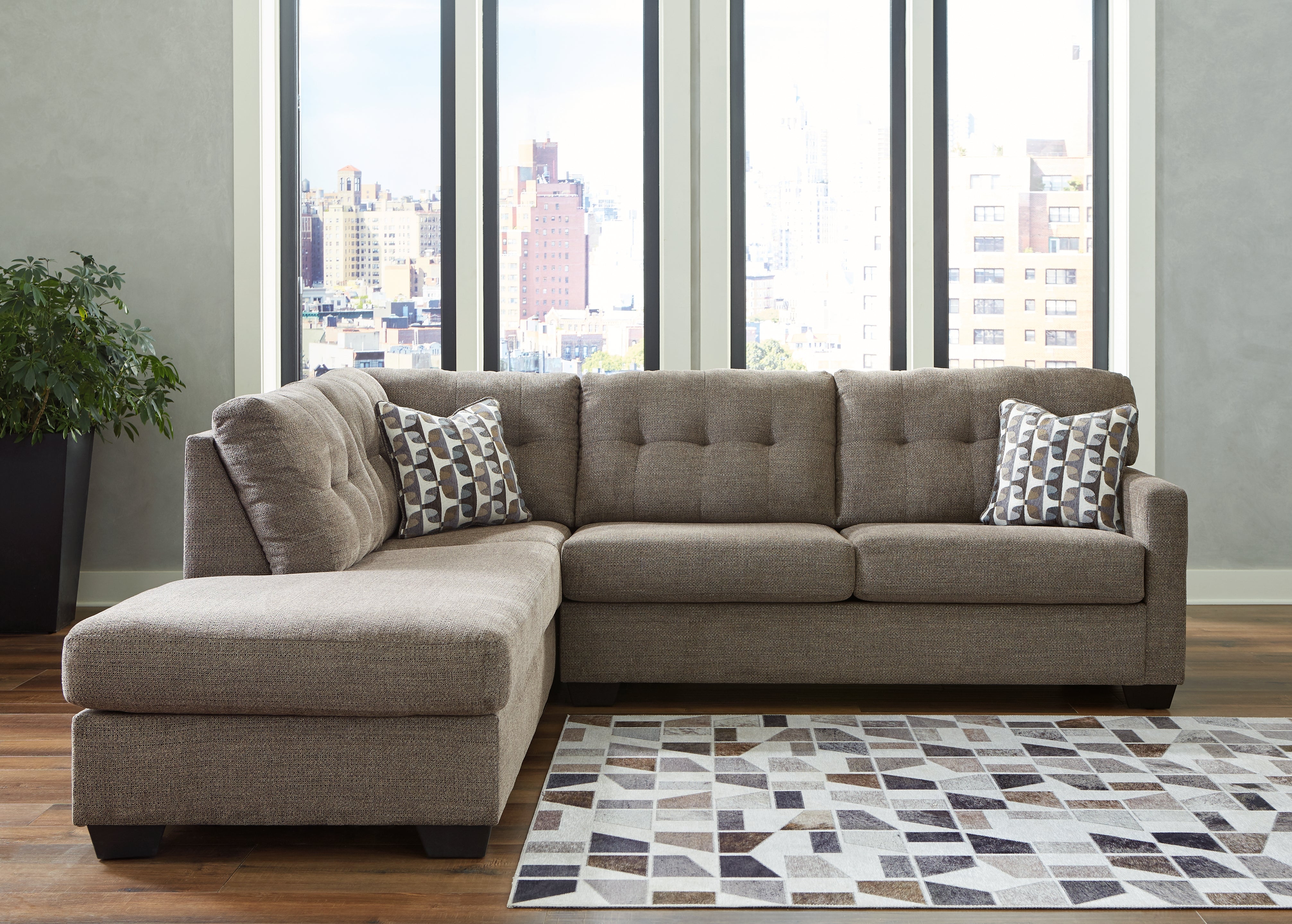 Lullora Furniture - Ashley Furniture - Mahoney Sectional - RAF 2-Piece Sectional with Chaise / Chocolate - 31005S1