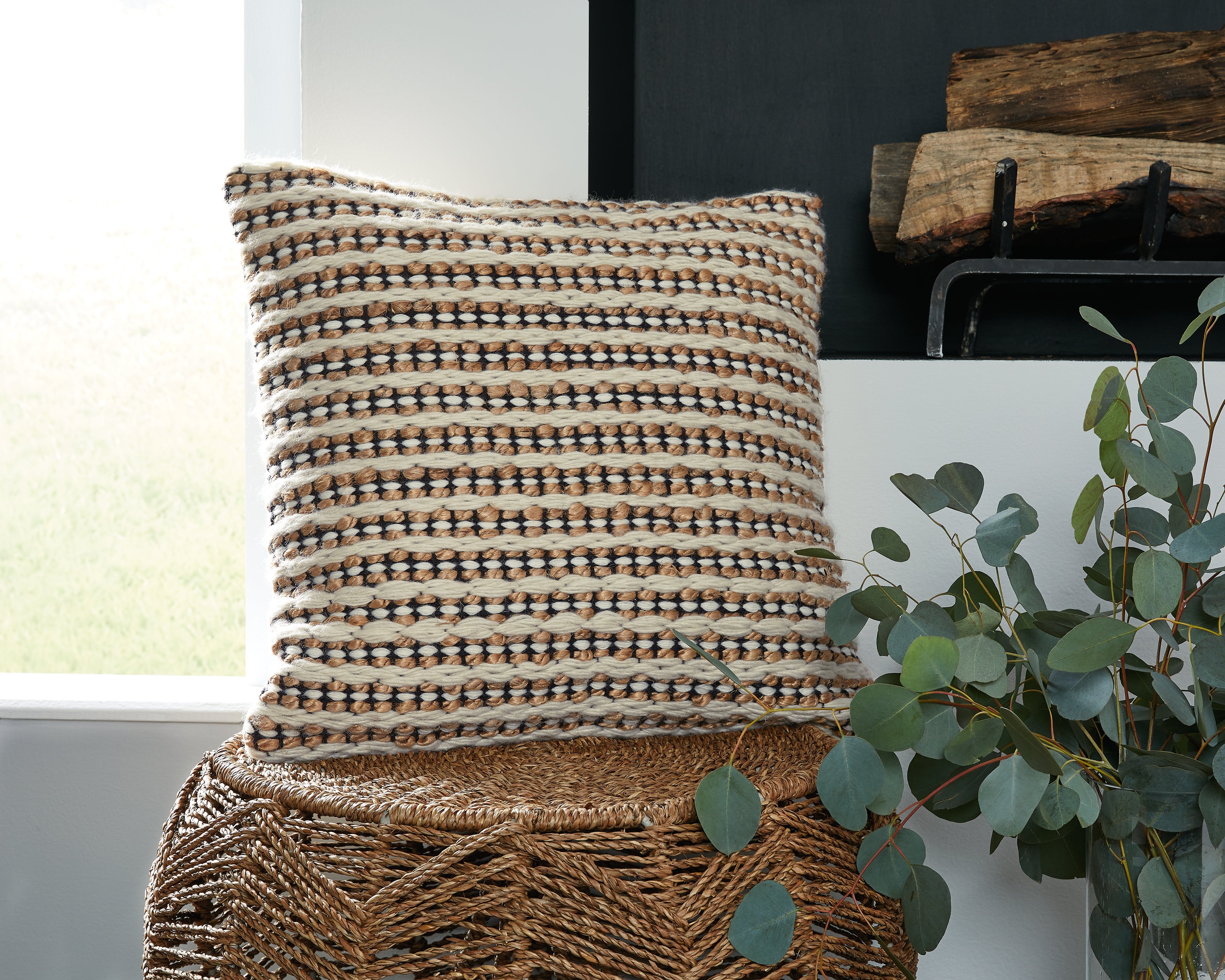 Lullora Furniture - Ashley Furniture - Nealington Pillows - Pillow / Brown/Black/White - A1000929P