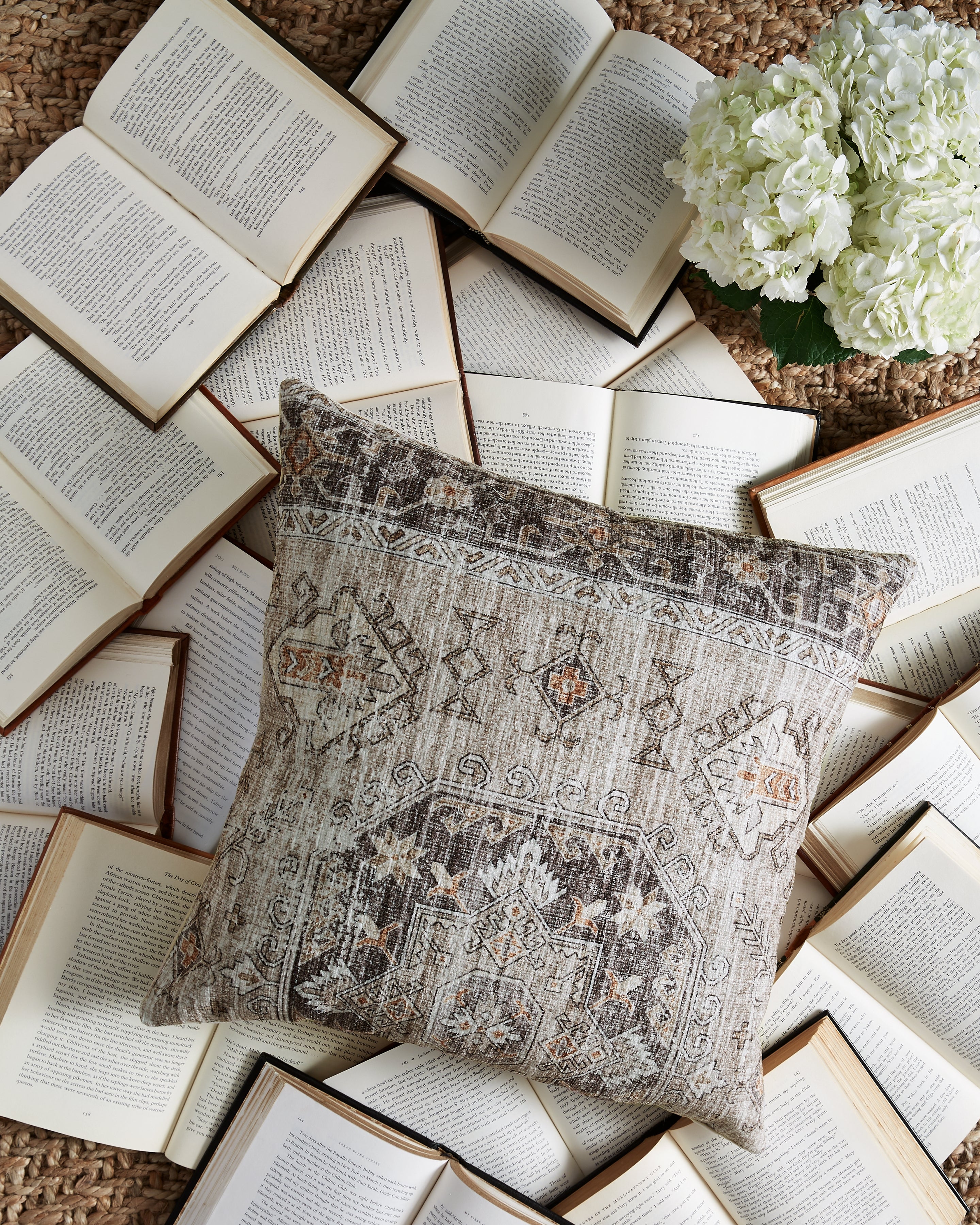 Lullora Furniture - Ashley Furniture - Roseridge Pillows - Pillow / Brown/Black/Cream - A1000972P