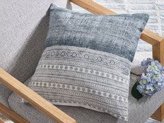 Lullora Furniture - Ashley Furniture - Harperville Pillows - Pillow (4/CS) / Blue/White - A1001127