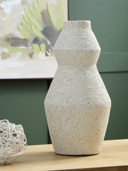 Lullora Furniture - Ashley Furniture - Dawthorne Vase - Vase / Cream - A2000850