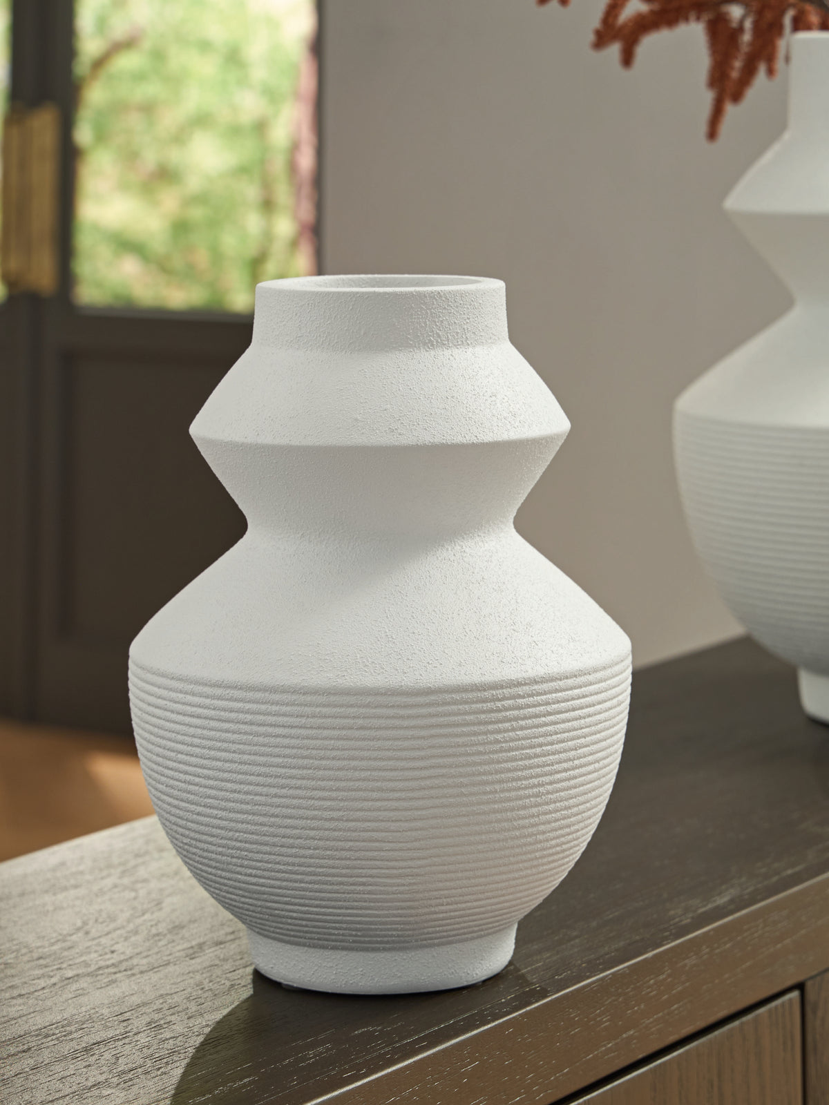 Lullora Furniture - Ashley Furniture - Naveen Vase - Vase / White - A2000870