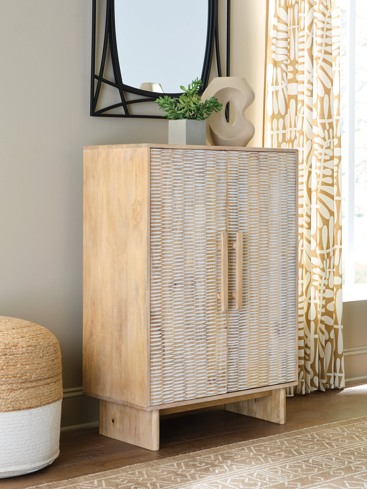 Lullora Furniture - Ashley Furniture - Dallinbury Accent Cabinet - Accent Cabinet / Natural/White Wash - A4000696