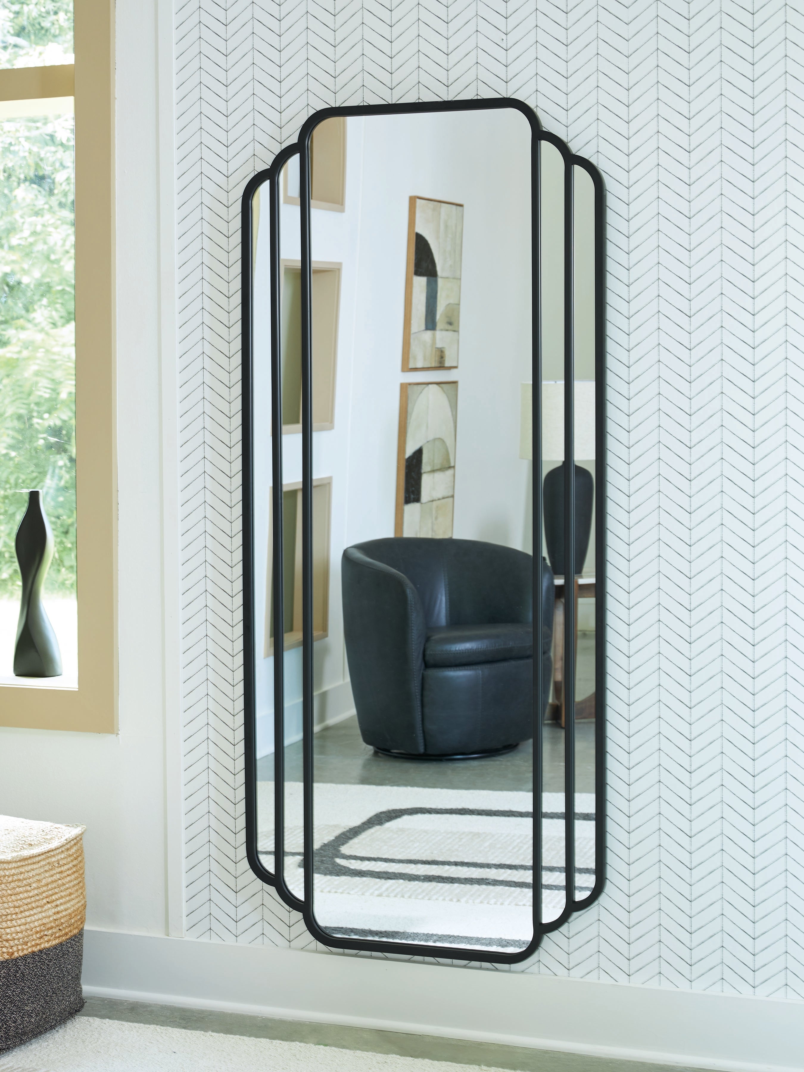 Lullora Furniture - Ashley Furniture - Antigone Mirror - Floor Mirror / Black - A8010434