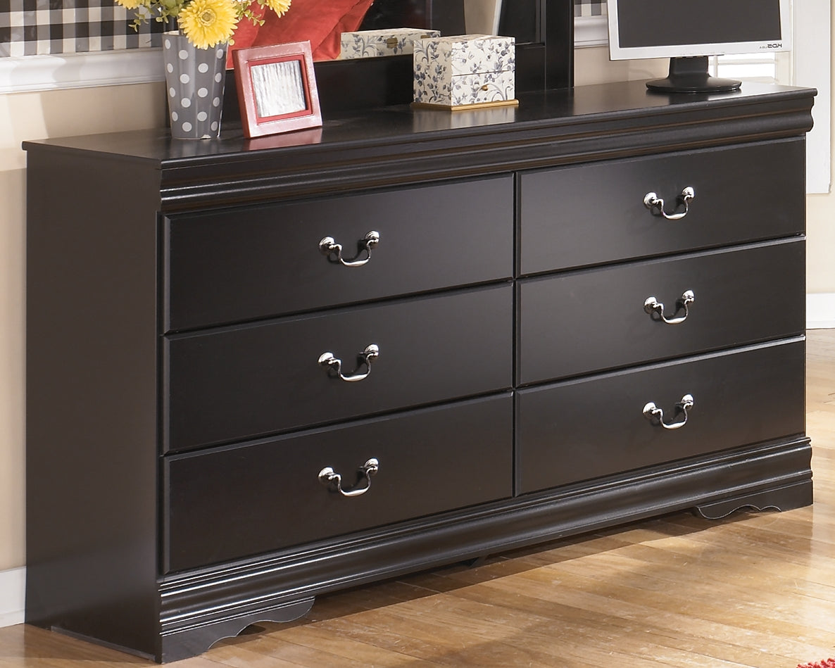 Lullora Furniture - Ashley Furniture - Huey Vineyard Bedroom - Six Drawer Dresser / Black - B128-31