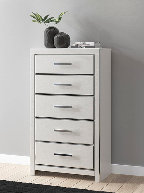 Lullora Furniture - Ashley Furniture - Zuraleus Bedroom - Five Drawer Chest / White - PCB3381-46