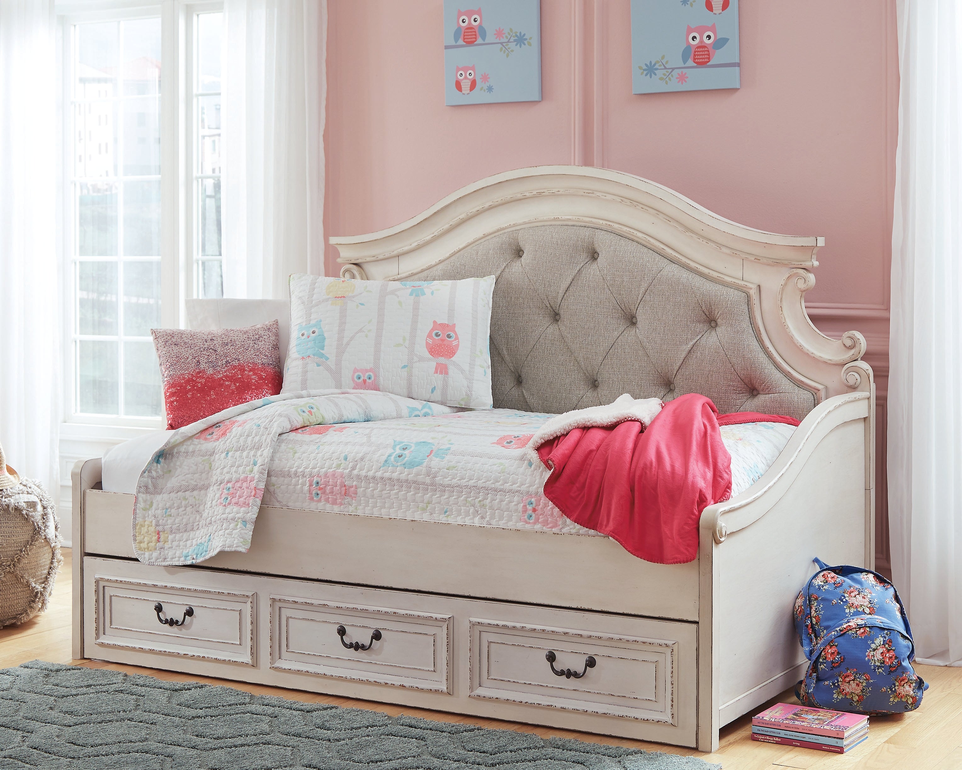 Lullora Furniture - Ashley Furniture - Realyn Bedroom - Twin Day Bed with 1 Large Storage Drawer / Chipped White - B743B15