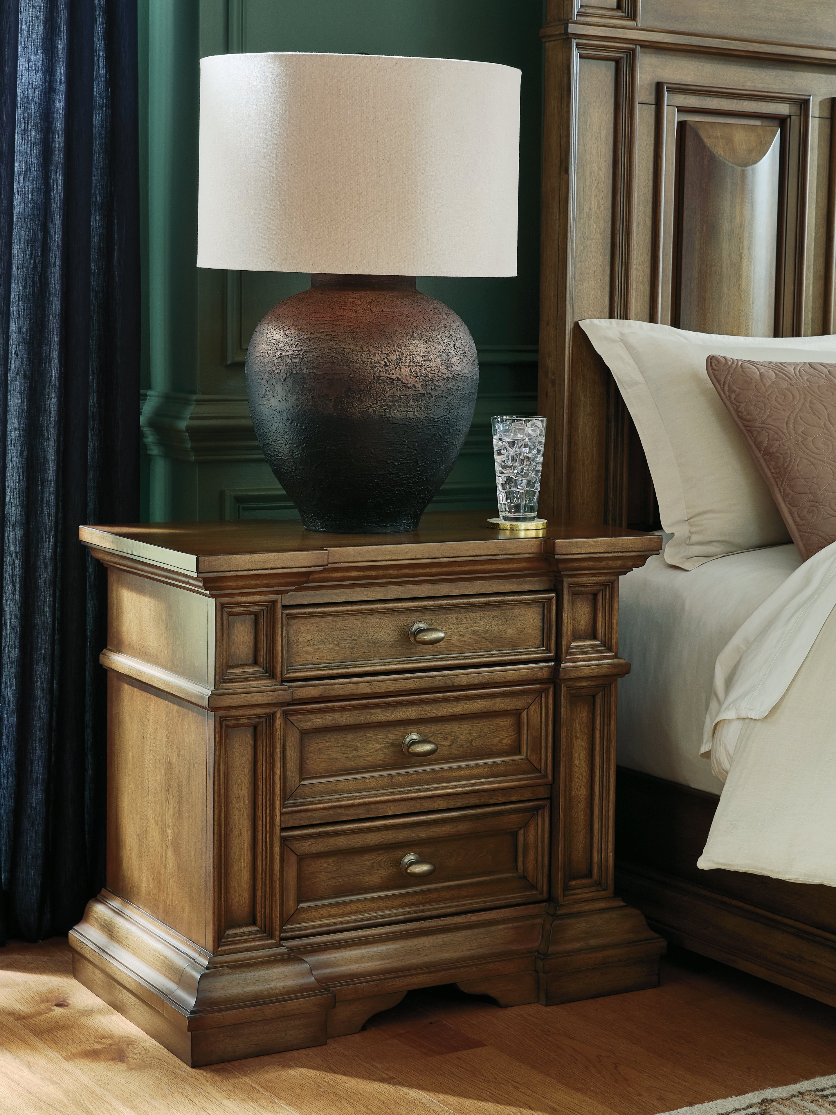 Lullora Furniture - Ashley Furniture - Frantanna Bedroom - Three Drawer Night Stand / Brown - PCB949-93