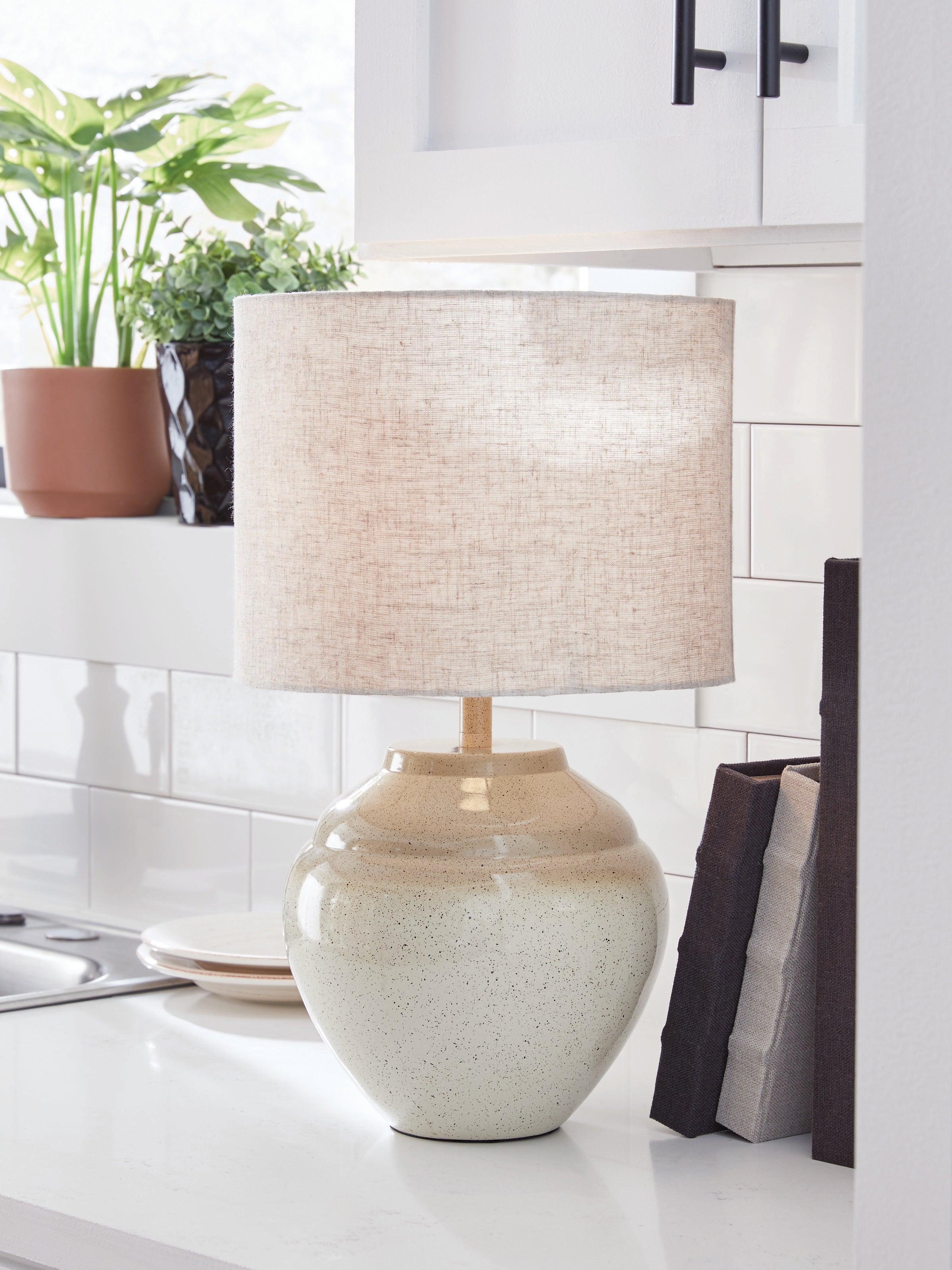 Lullora Furniture - Ashley Furniture - Waldish Lighting - Metal Table Lamp (1/CN) / Cream/Beige - L200204
