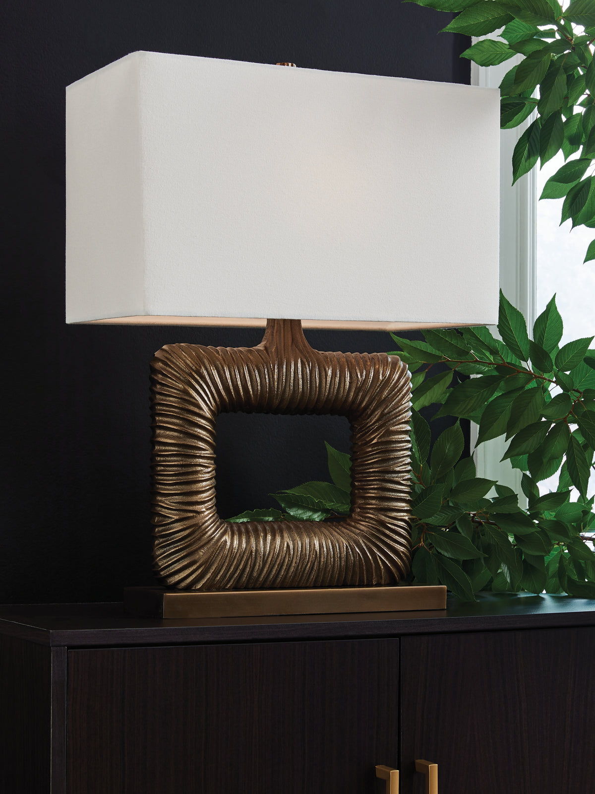 Lullora Furniture - Ashley Furniture - Garronby Lighting - Metal Table Lamp (1/CN) / Antique Brass Finish - L207604
