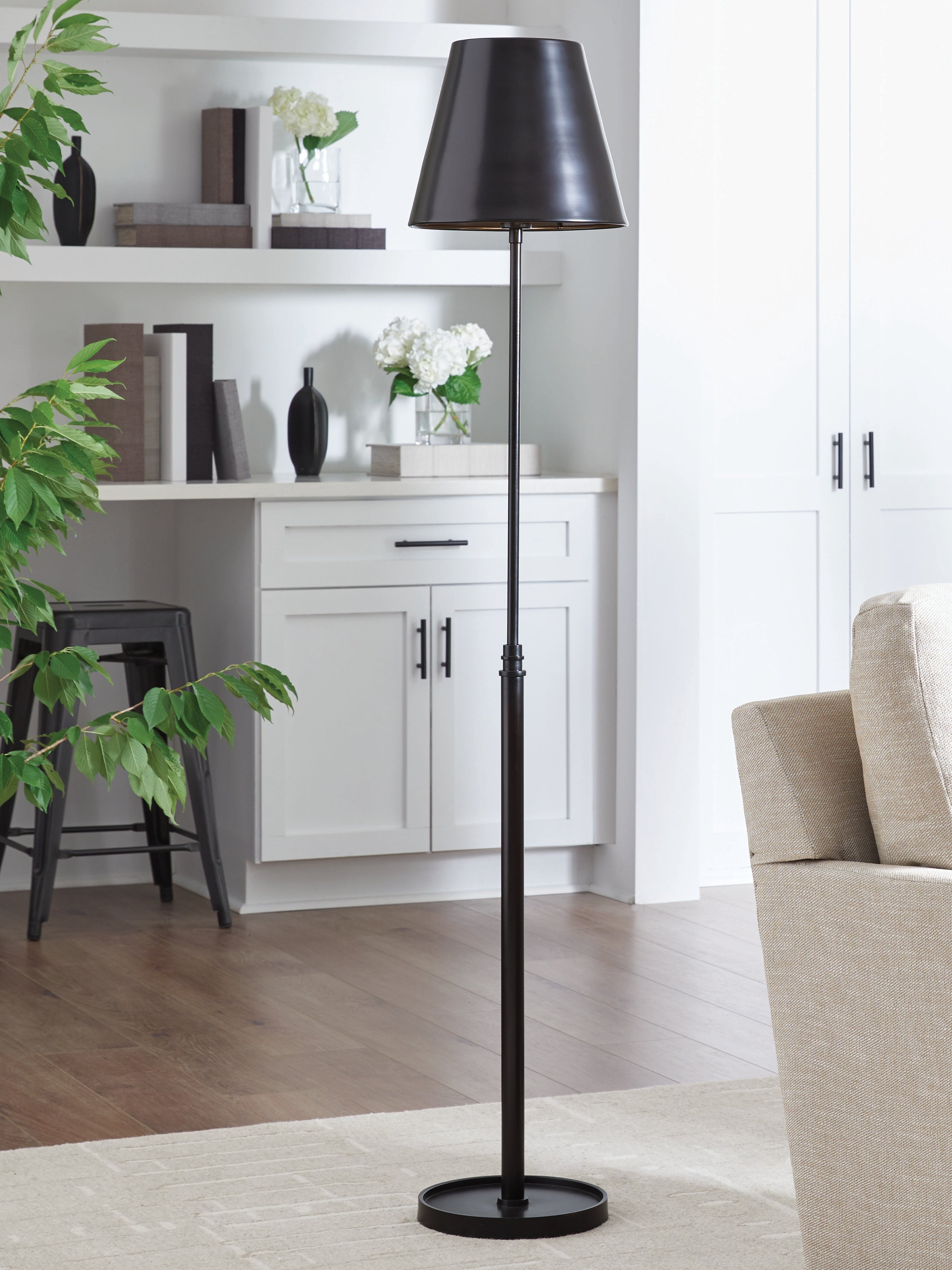 Lullora Furniture - Ashley Furniture - Wimner Lighting - Metal Floor Lamp (1/CN) / Antique Bronze Finish - L208461