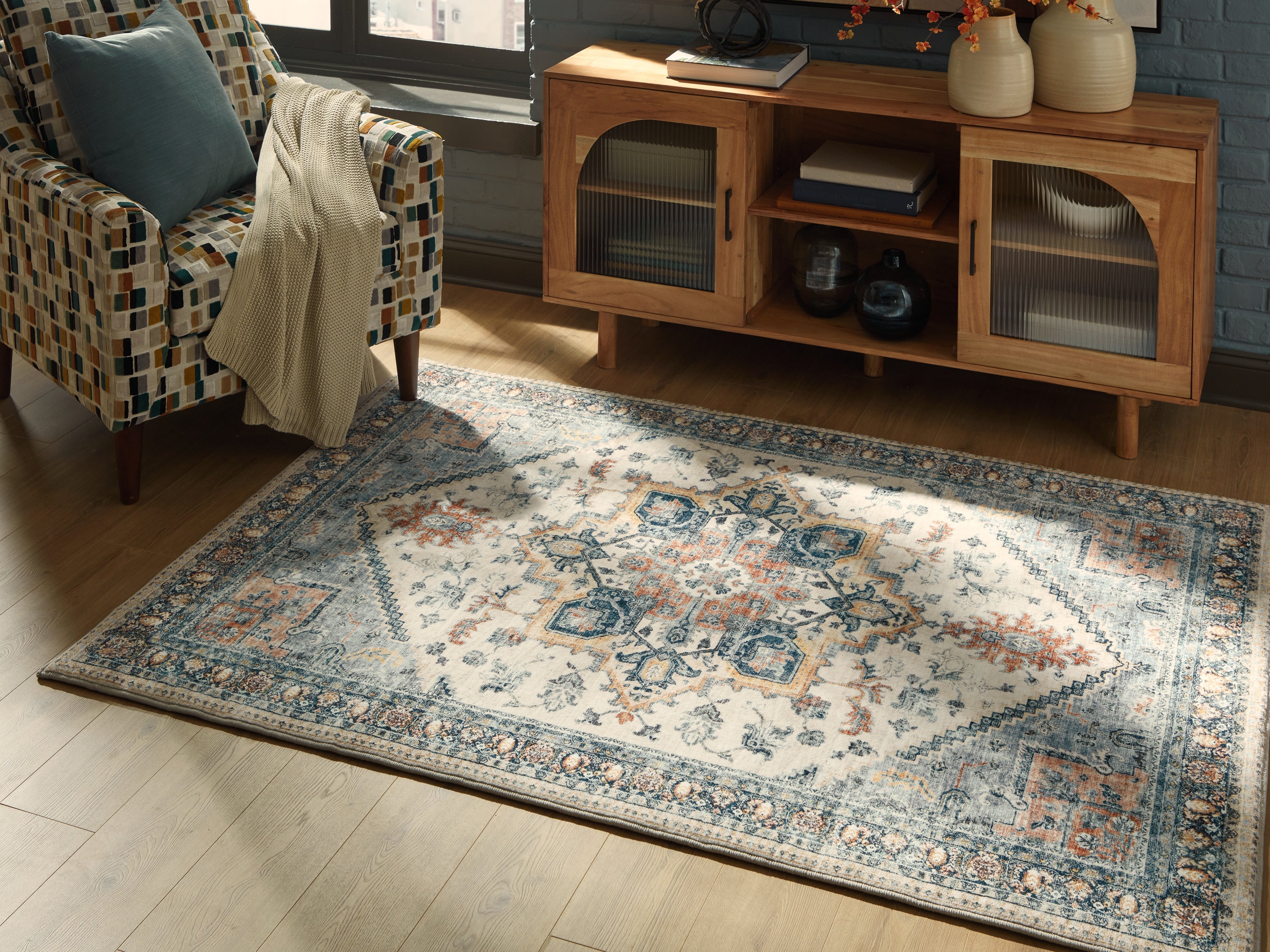 Lullora Furniture - Ashley Furniture - Wallney Rug - 5' x 7' Area Rug / Multi - R407492