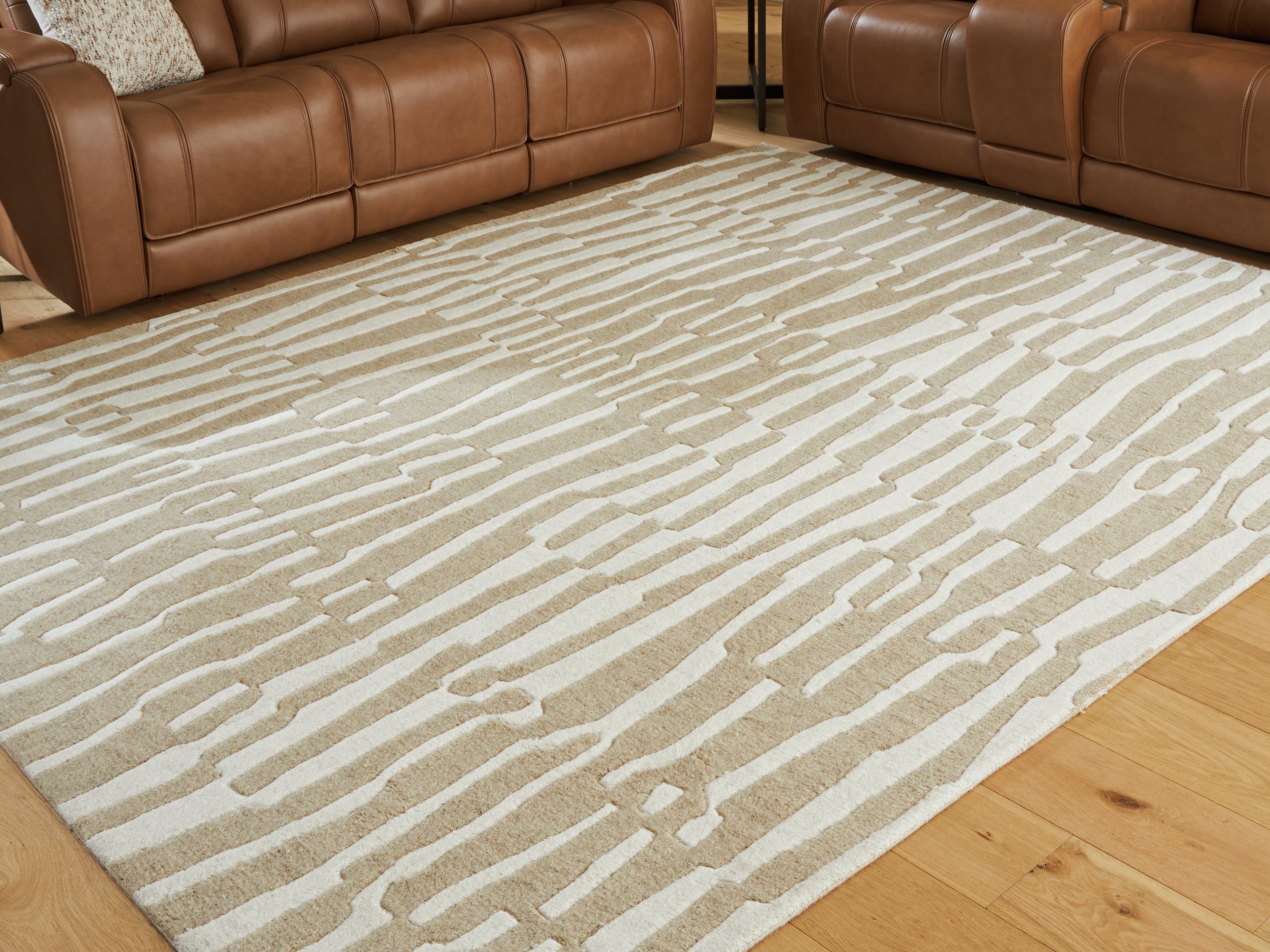 Lullora Furniture - Ashley Furniture - Corrbell Rug - 7'8" x 10' Area Rug / Beige/White - R407631