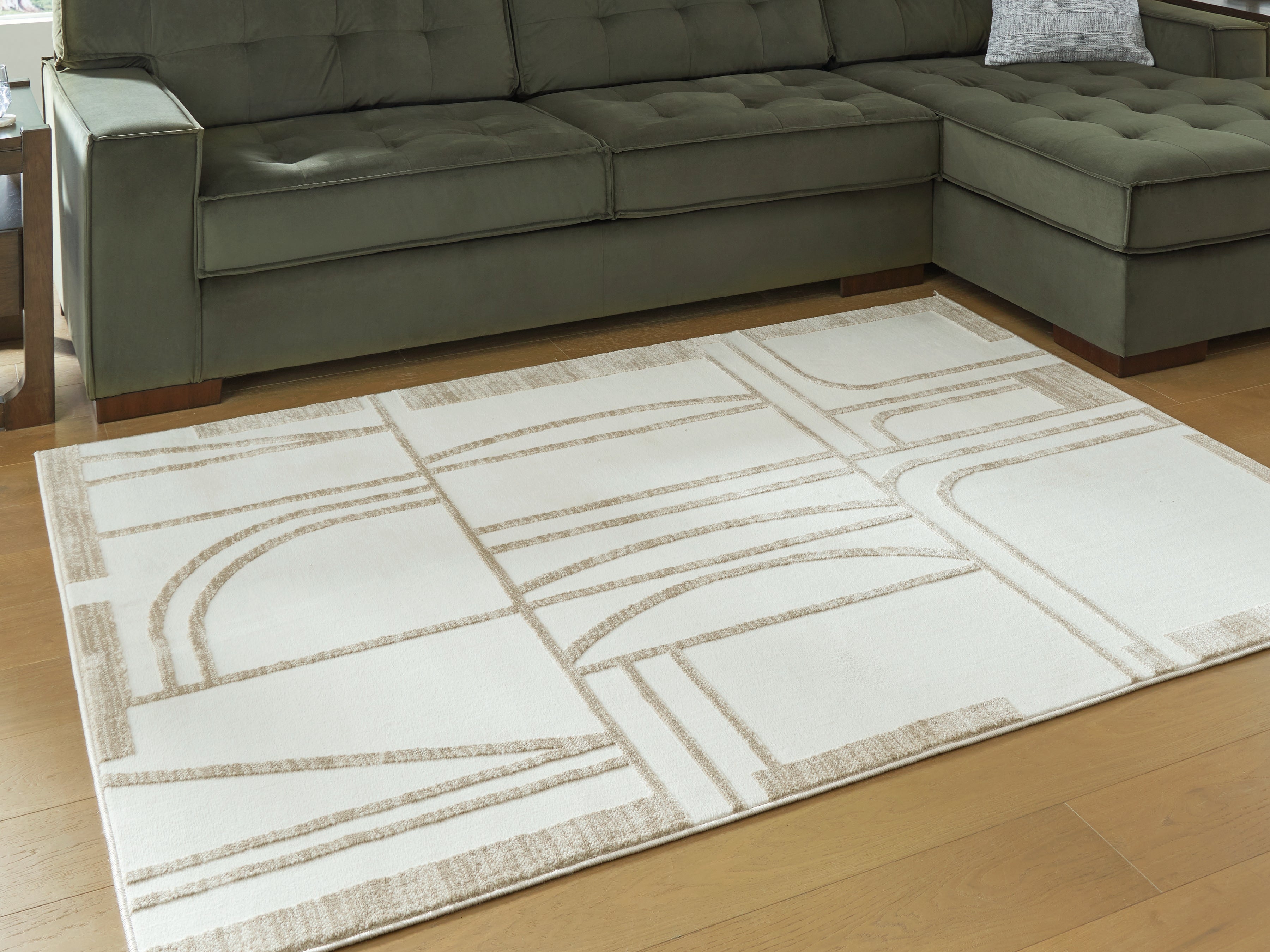 Lullora Furniture - Ashley Furniture - Farongrove Rug - 5'3" x 7' Area Rug / Ivory/Beige - R407672