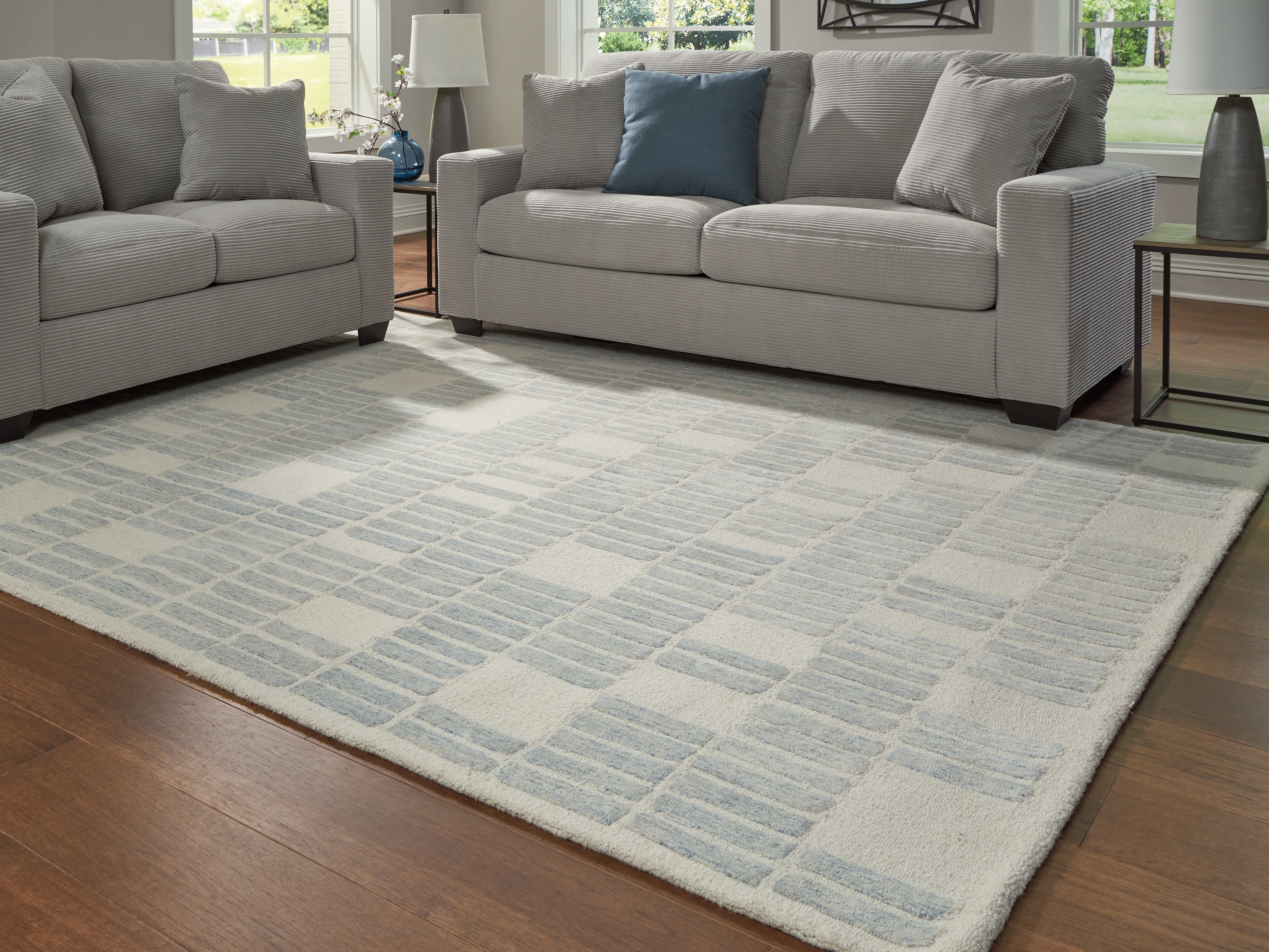Lullora Furniture - Ashley Furniture - Dylanton Rug - 7'8" x 10' Area Rug / Ivory/Blue - R407811