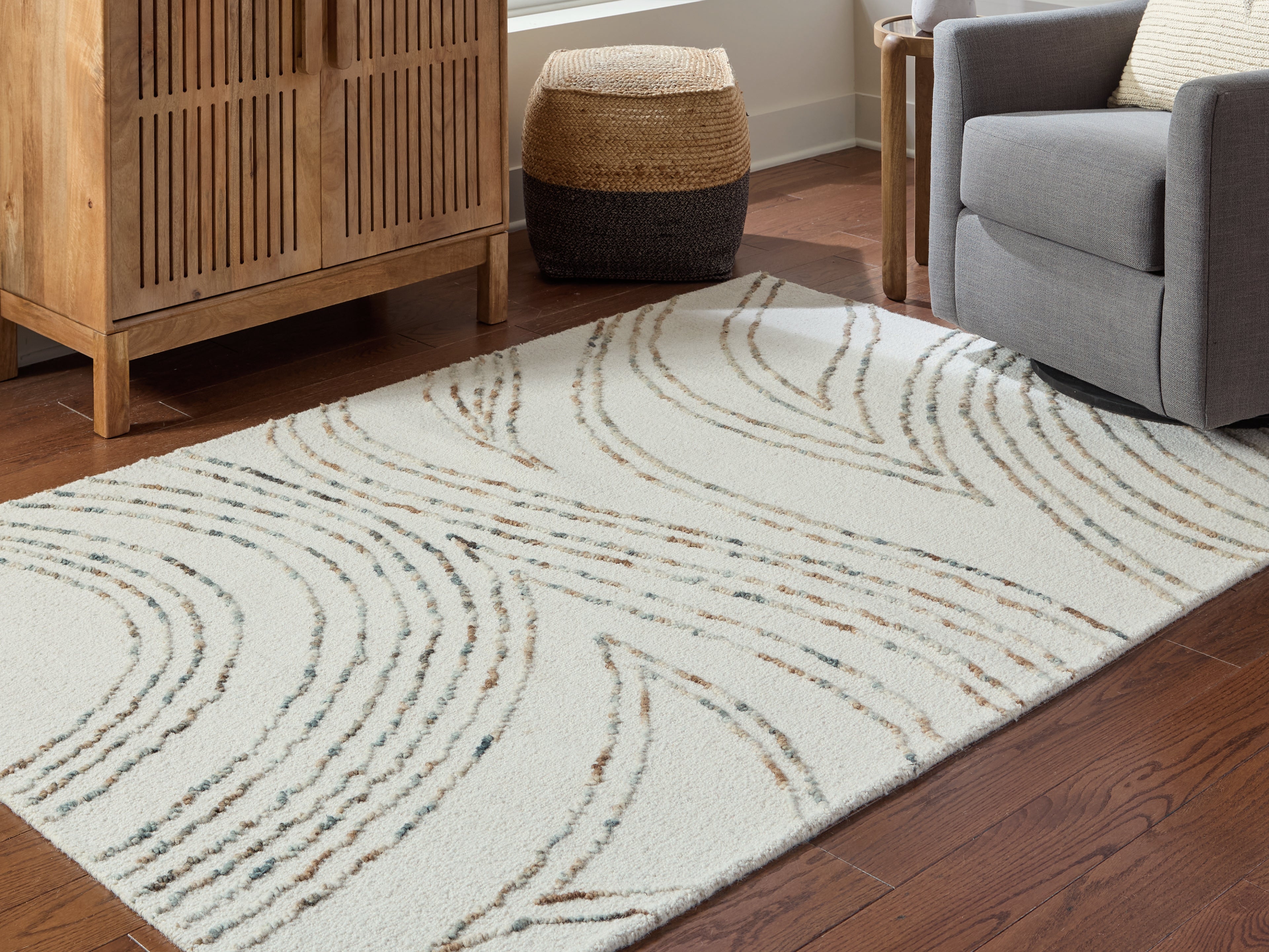 Lullora Furniture - Ashley Furniture - Deenbury Rug - 5' x 7' Area Rug / Ivory/Green/Brown - R407862