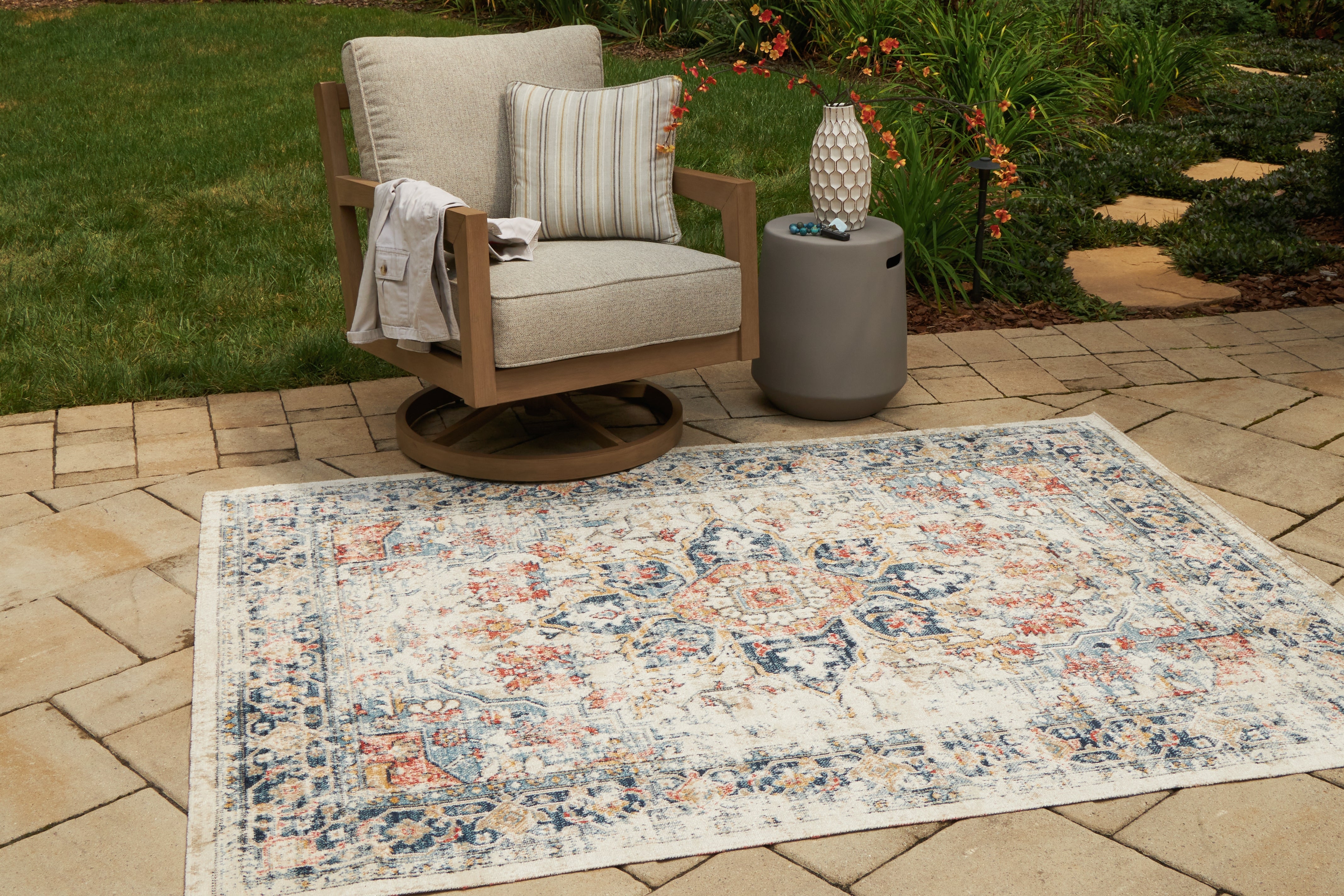 Lullora Furniture - Ashley Furniture - Jarrpage Rug - 5' x 7' Rug / Multi - R900092