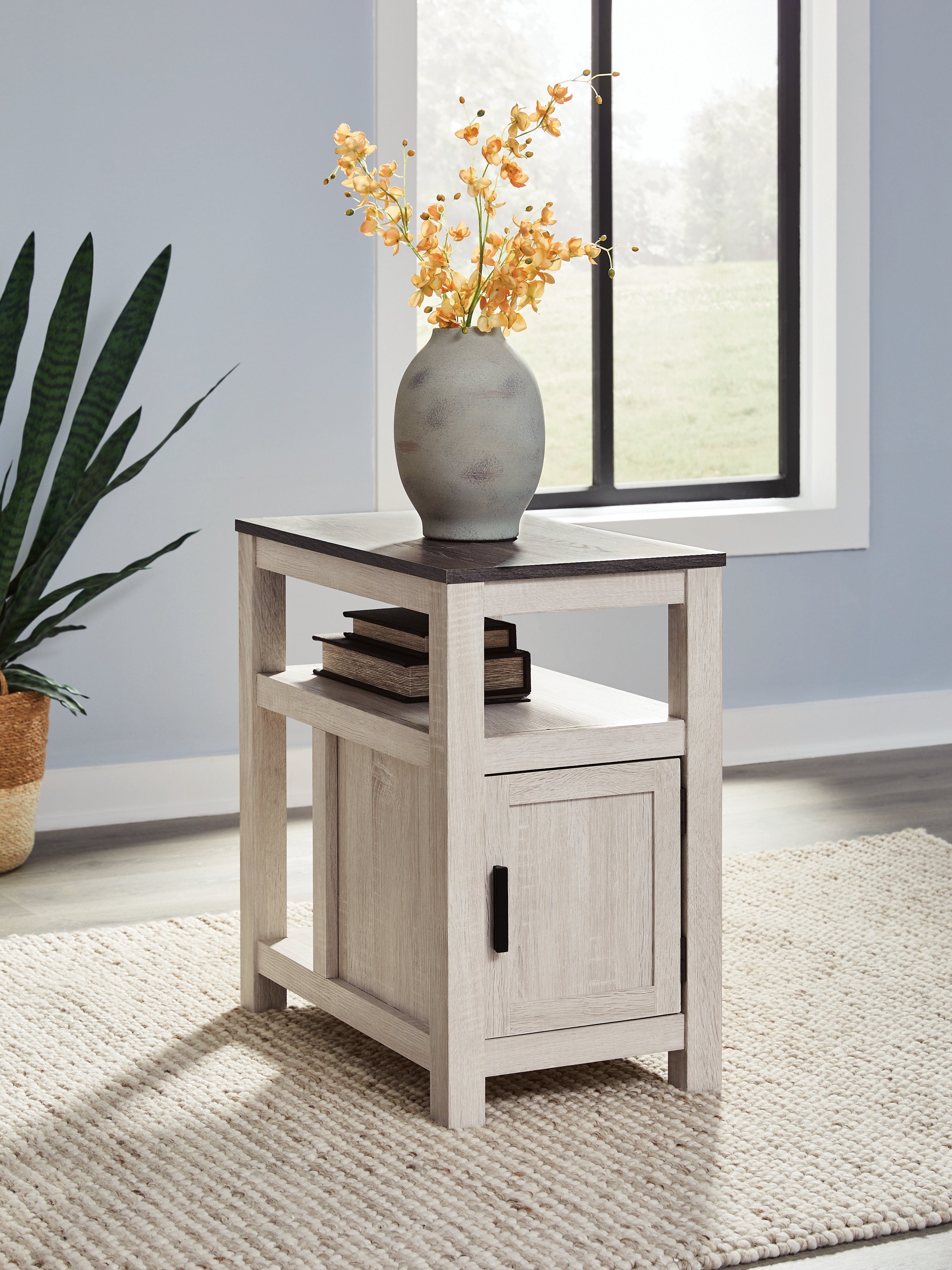 Lullora Furniture - Ashley Furniture - Fendenmore Chairside End Table - Chair Side End Table / Brown Gray/Antique White - T190-217